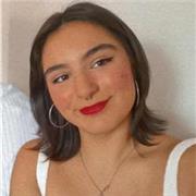 Estudio ingeniería, este es mi segundo año y desde siempre me han encantado las matemáticas. Me gusta ayudar y enseñar. Me considero amable  y risueña. Me gustaría dar clases a alumnos de primaria y ESO.